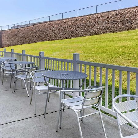 Comfort Suites Lancaster Amish Country Smoketown  Εξωτερικό φωτογραφία