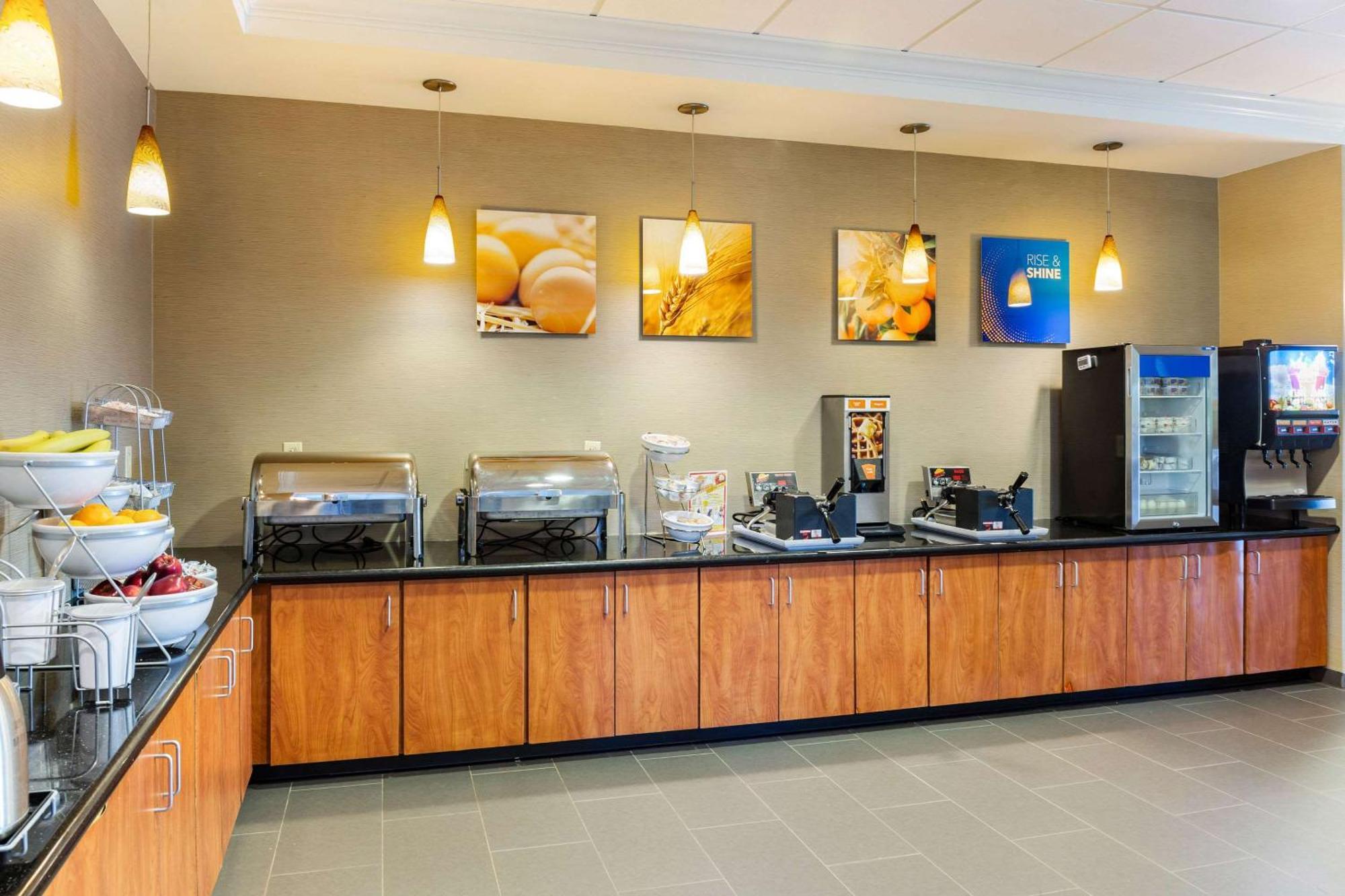 Comfort Suites Lancaster Amish Country Smoketown  Εξωτερικό φωτογραφία
