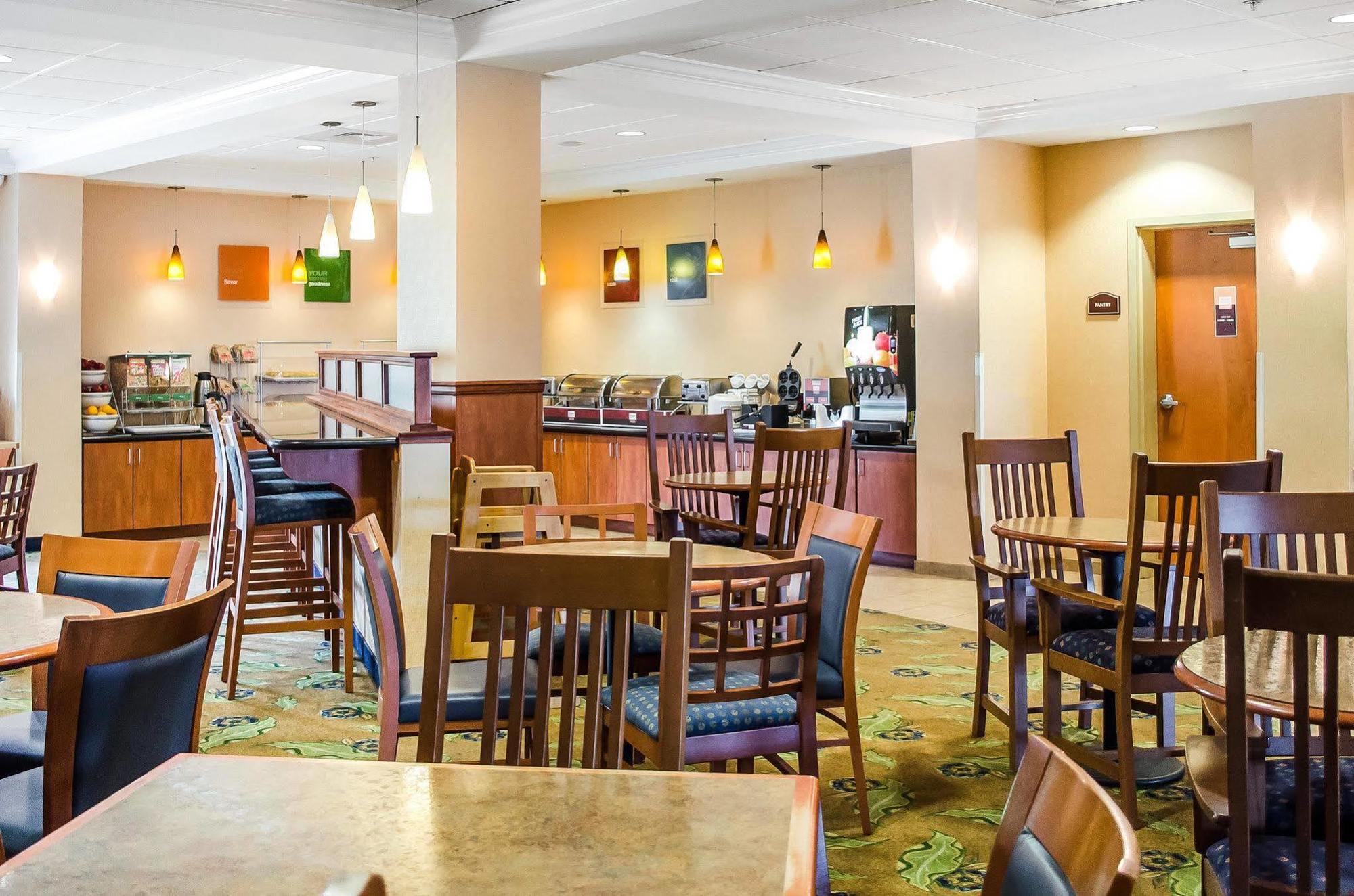 Comfort Suites Lancaster Amish Country Smoketown  Εξωτερικό φωτογραφία