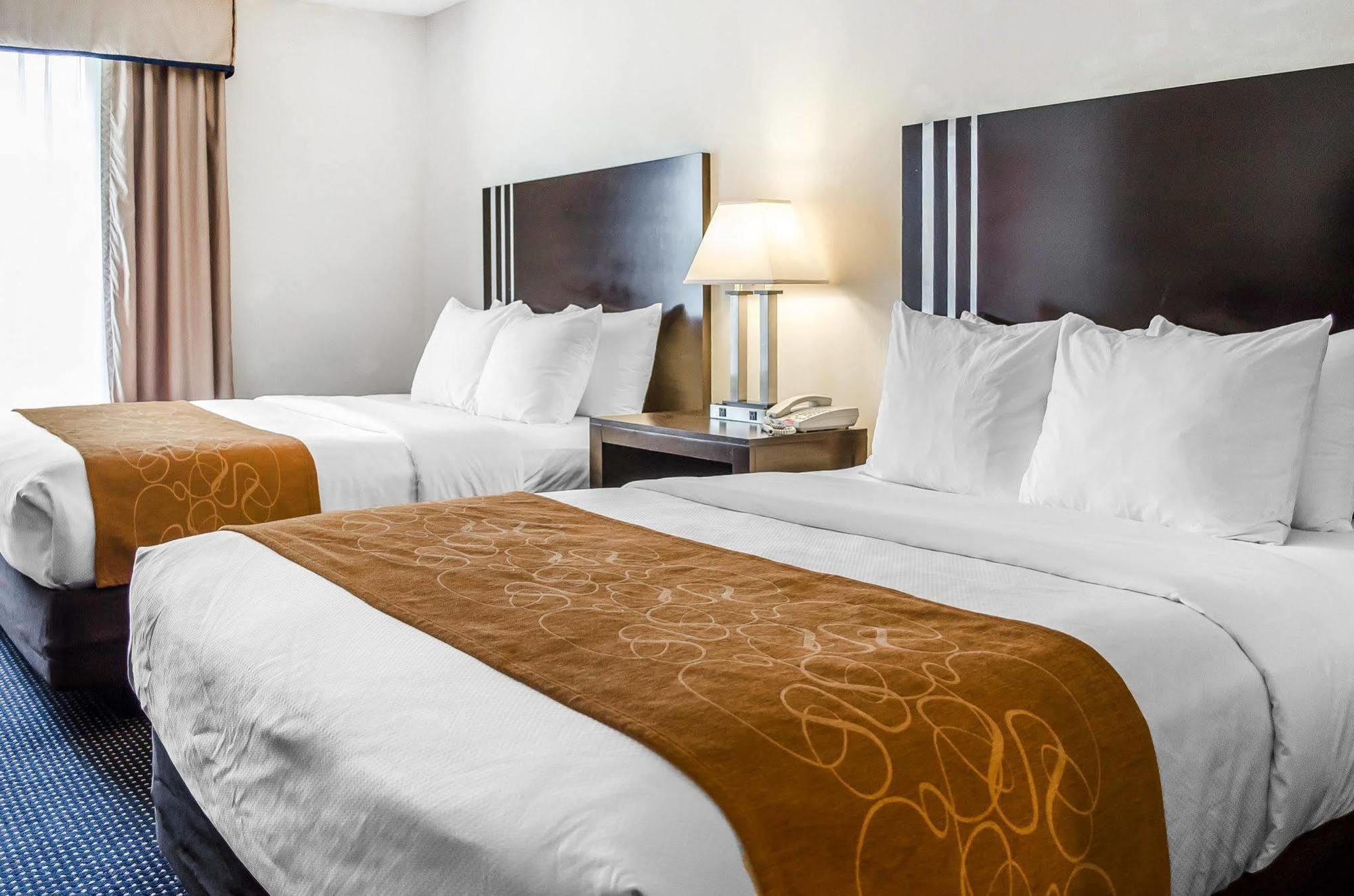 Comfort Suites Lancaster Amish Country Smoketown  Εξωτερικό φωτογραφία